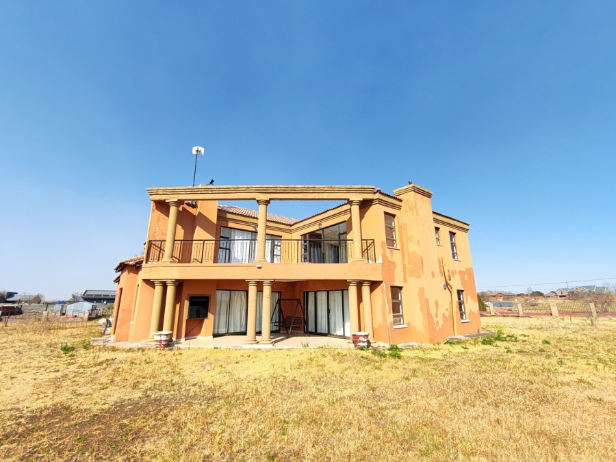 5 Bedroom Property for Sale in Grimbeeck Park North West